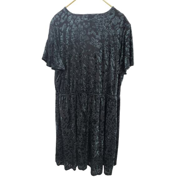 New NWT Lane Bryant Crushed Velvet Animal Print Emerald Green Dress Size 22 24 - Picture 3 of 8
